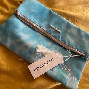 Puravida Live Free Clutch